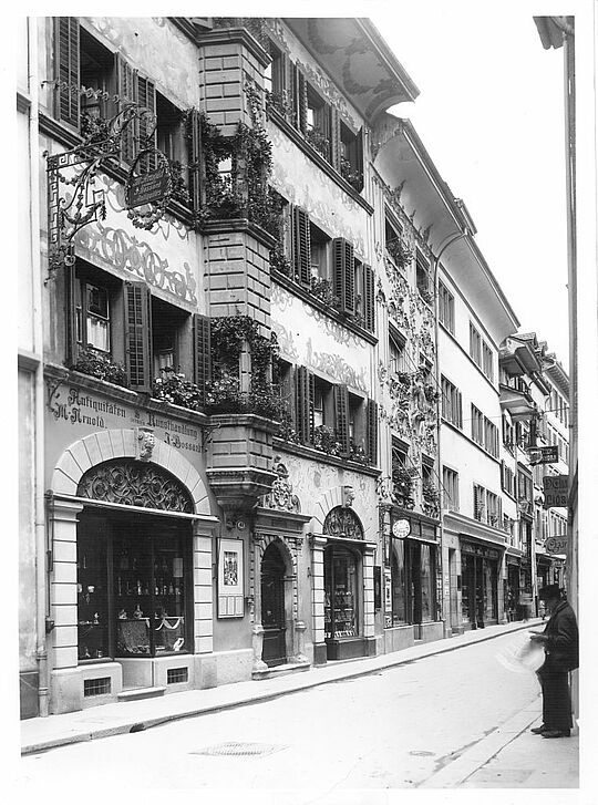 Werk Feer-Haus/Bossard-Haus, Weggisgasse 40, Luzern: Fassade allegorische Figuren